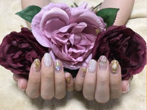ネイルと花